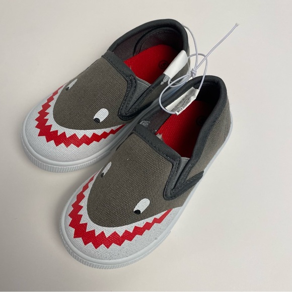 NWT Boys Supreme Look a Like Slip On Shoes, Size 5, Comfy, Slide On, Shark Teeth - Picture 4 of 6